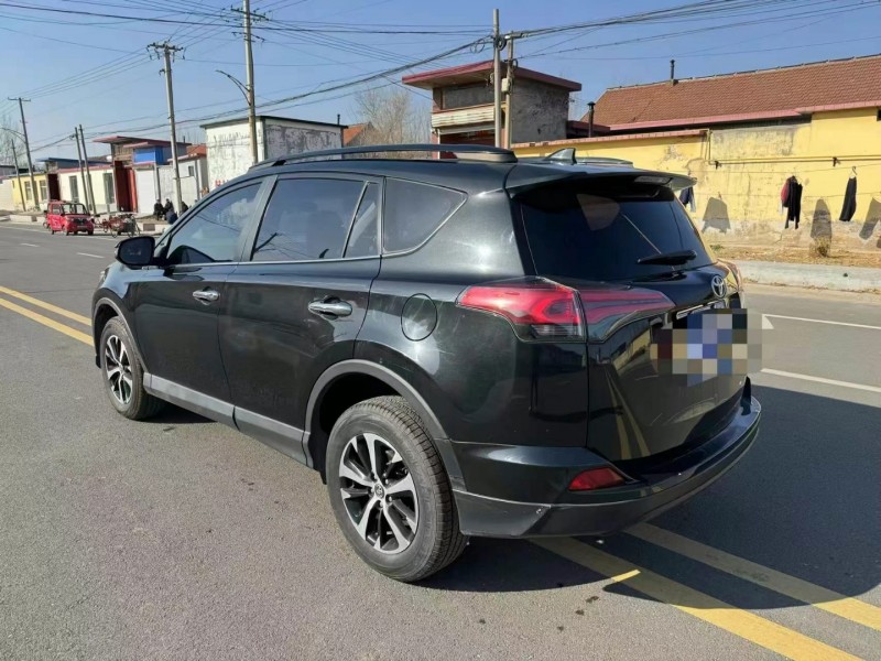 青岛18年丰田RAV47