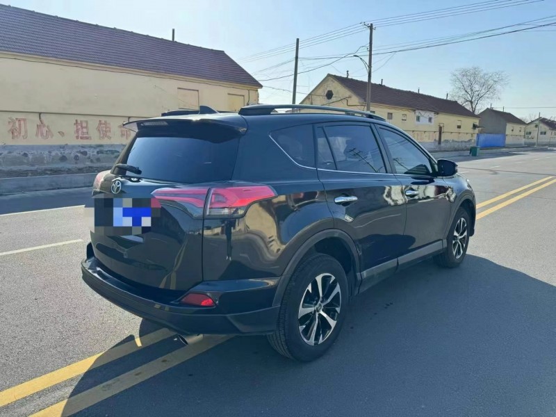 青岛18年丰田RAV48