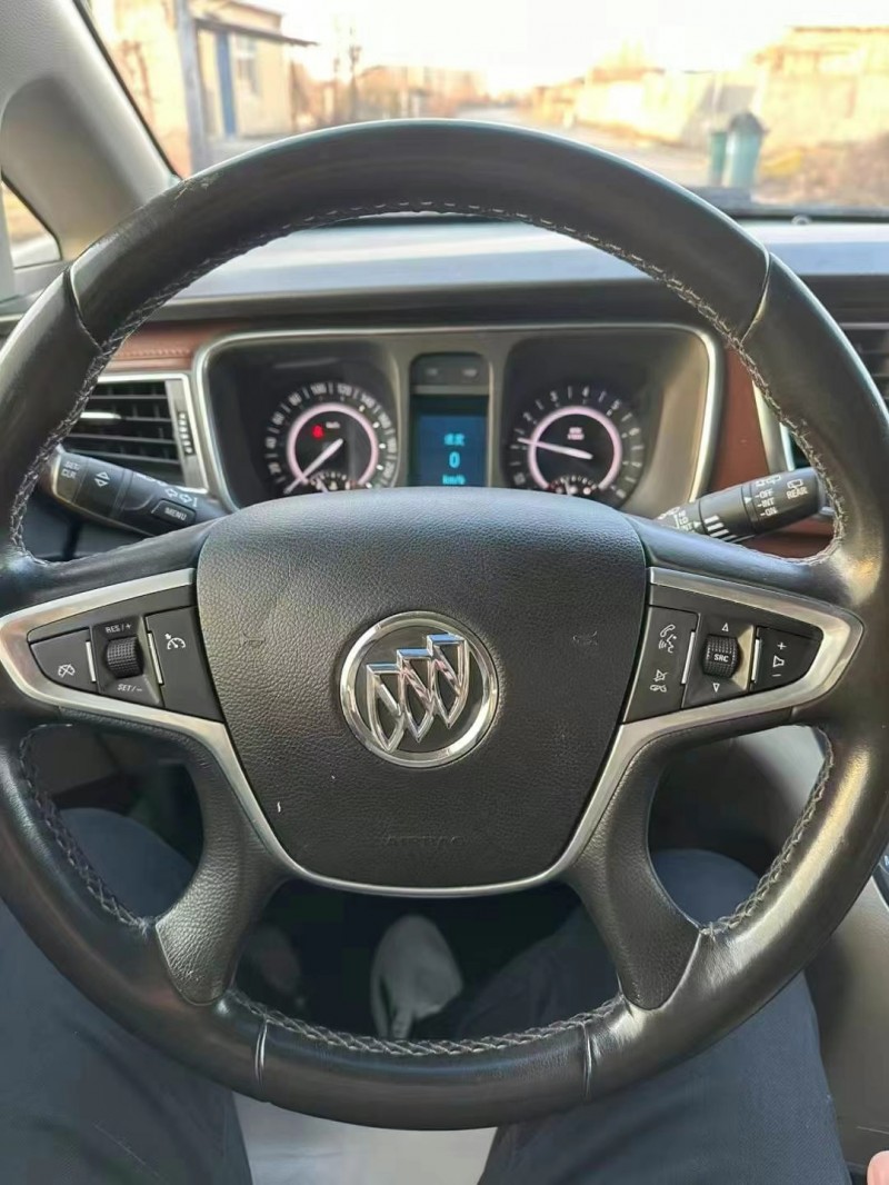 青岛19年别克GL82