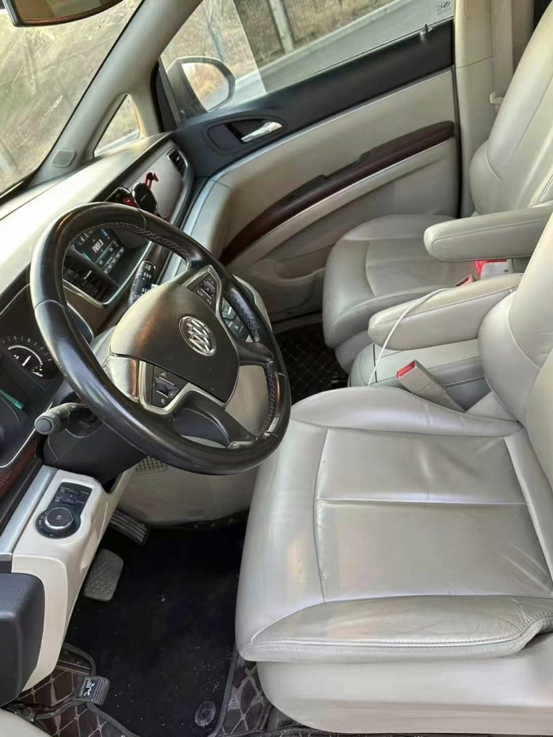 青岛19年别克GL84