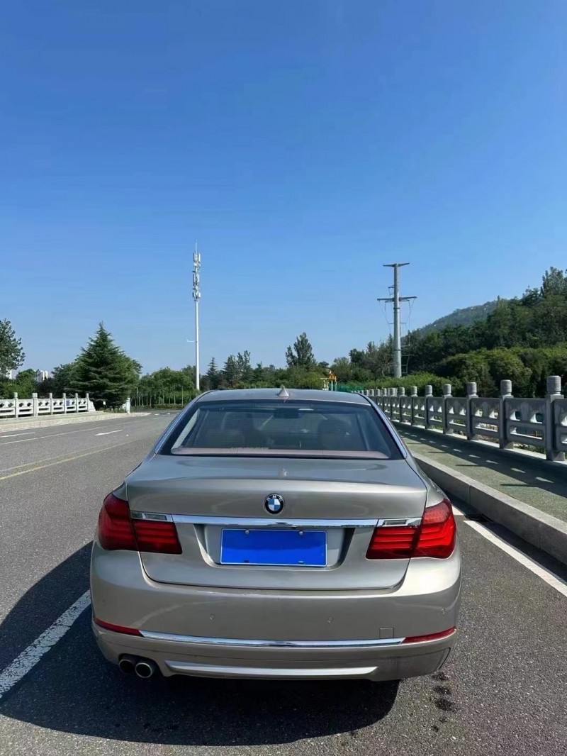 青岛15年宝马7系9