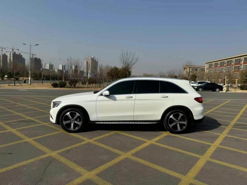 济宁19年奔驰GLC3