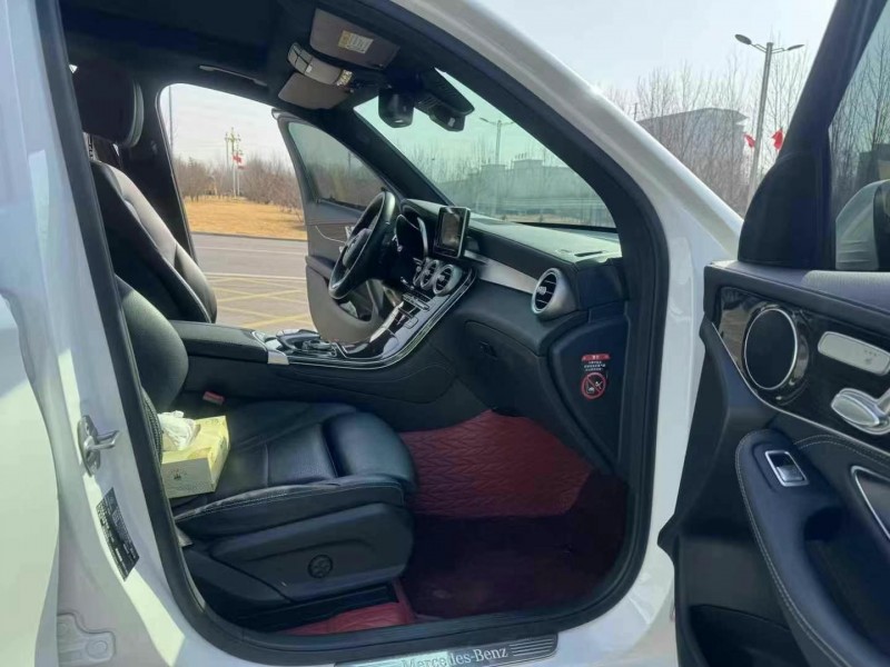 济宁19年奔驰GLC5