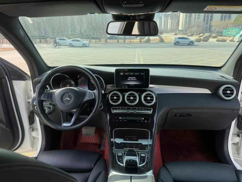 济宁19年奔驰GLC7