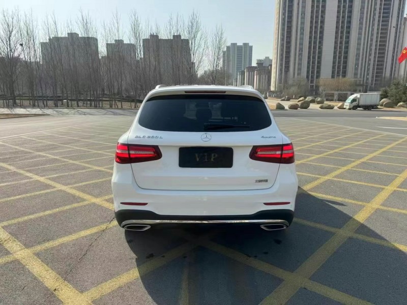 济宁19年奔驰GLC9