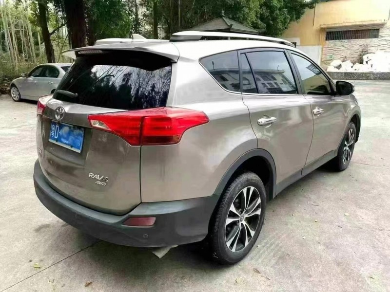 广州15年丰田RAV4荣放3