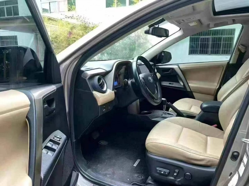 广州15年丰田RAV4荣放6