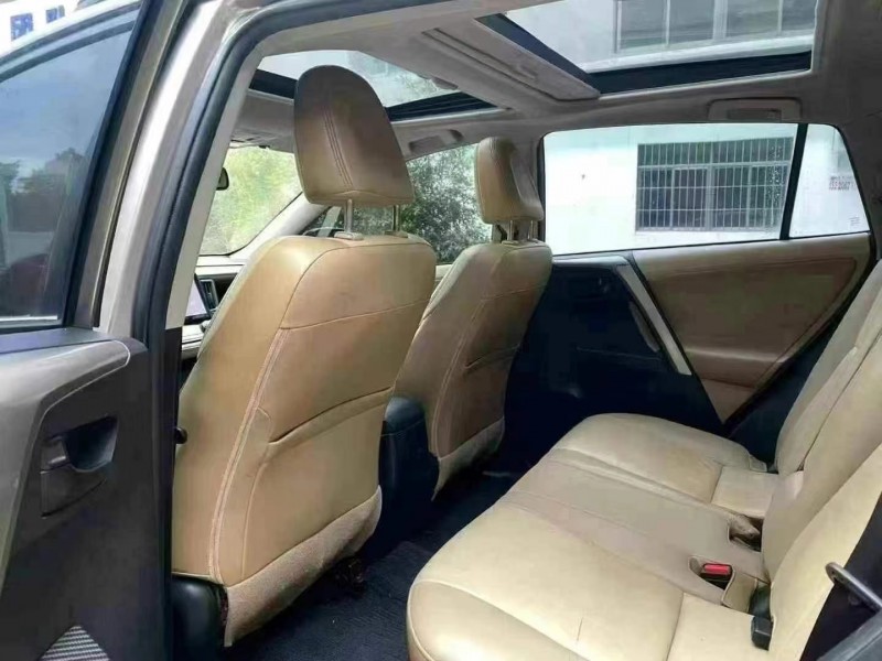 广州15年丰田RAV4荣放7