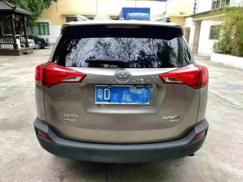 广州15年丰田RAV4荣放9