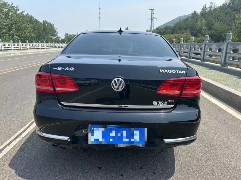 青岛14年大众迈腾9
