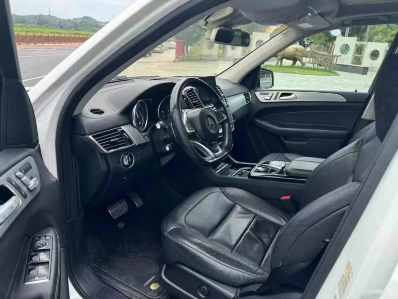 广州17年奔驰GLE5