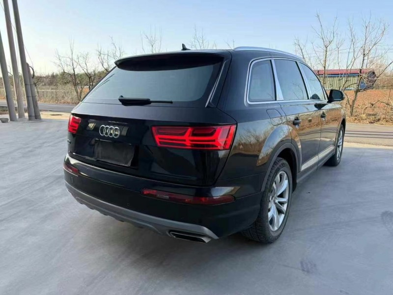 青岛16年奥迪Q77