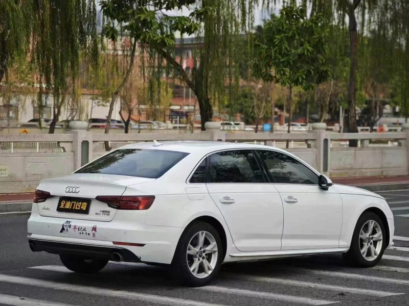 深圳18年奥迪A4L8