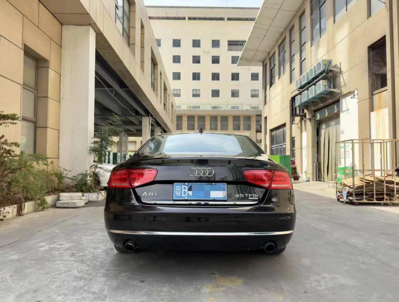 广州13年奥迪A8L9