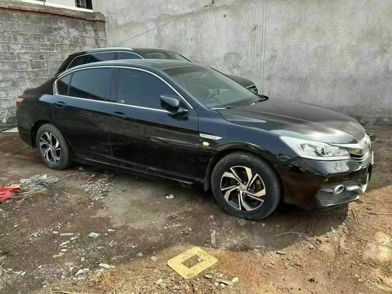 徐州17年本田雅阁3