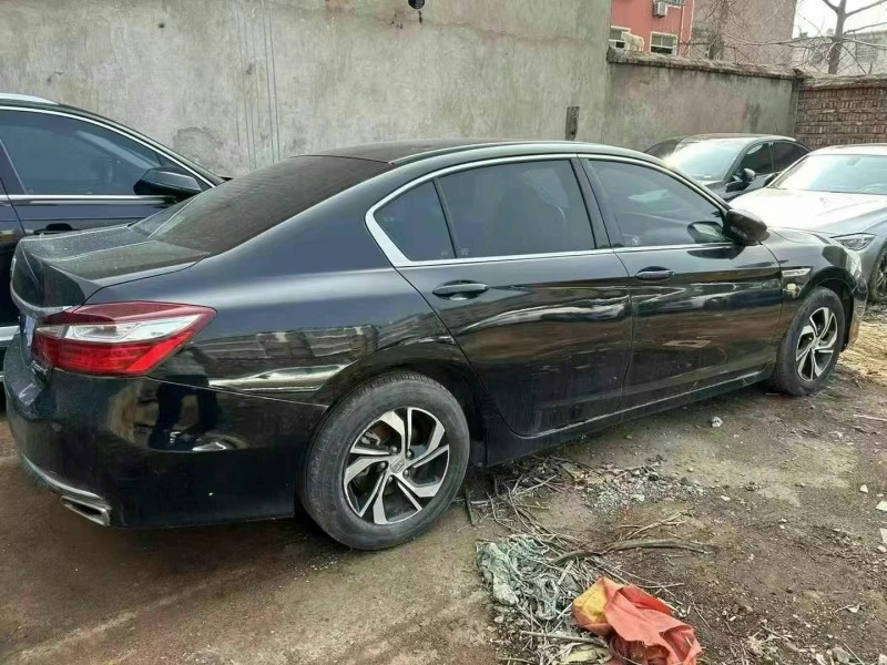 徐州17年本田雅阁6