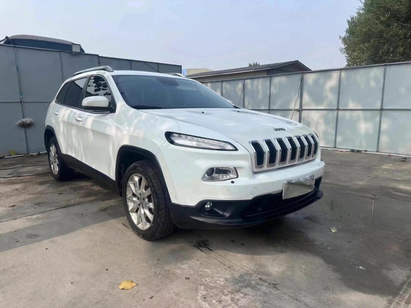 青島15年Jeep自由光3