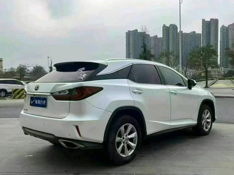 中山18年雷克薩斯RX7