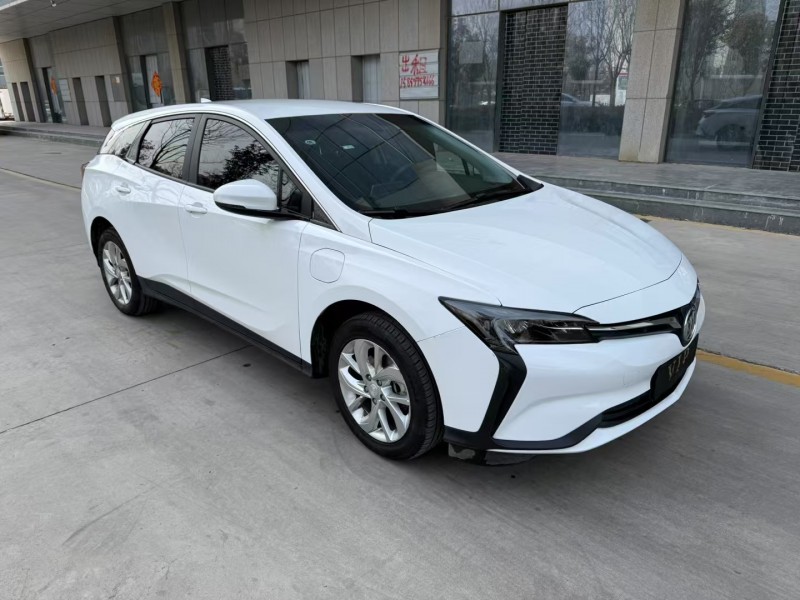 济宁24年别克微蓝3