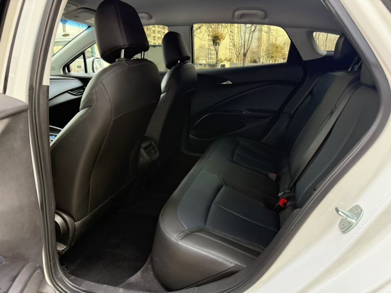 济宁24年别克微蓝4