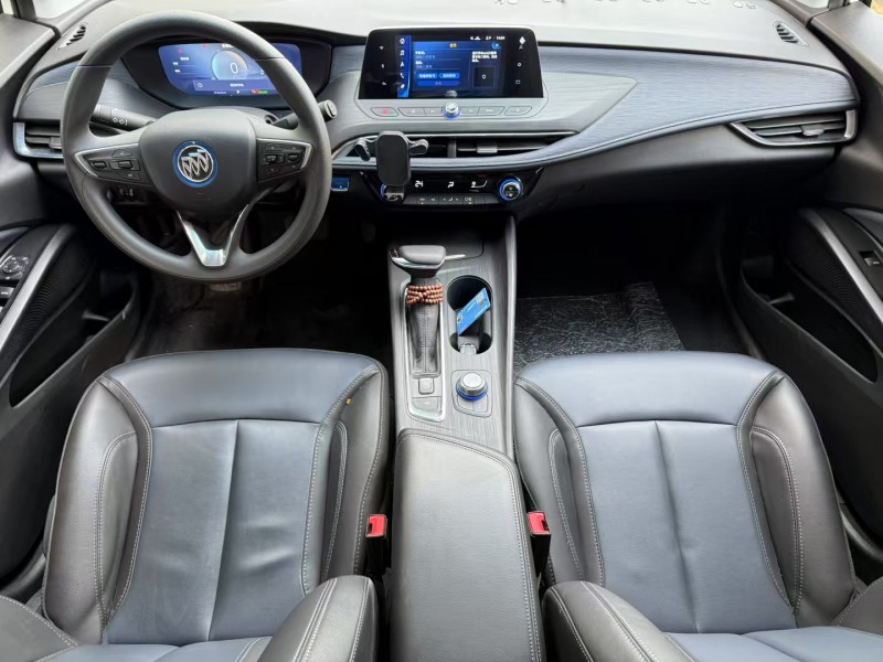 济宁24年别克微蓝5