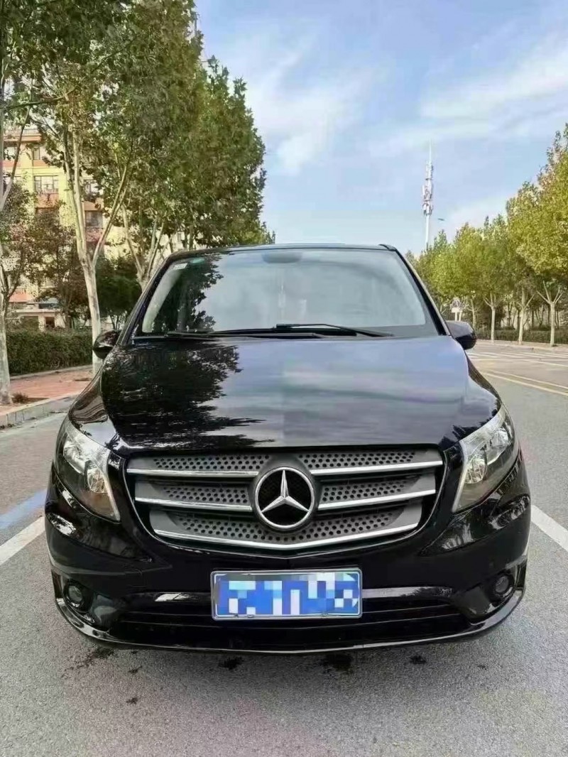 青岛19年奔驰威霆1