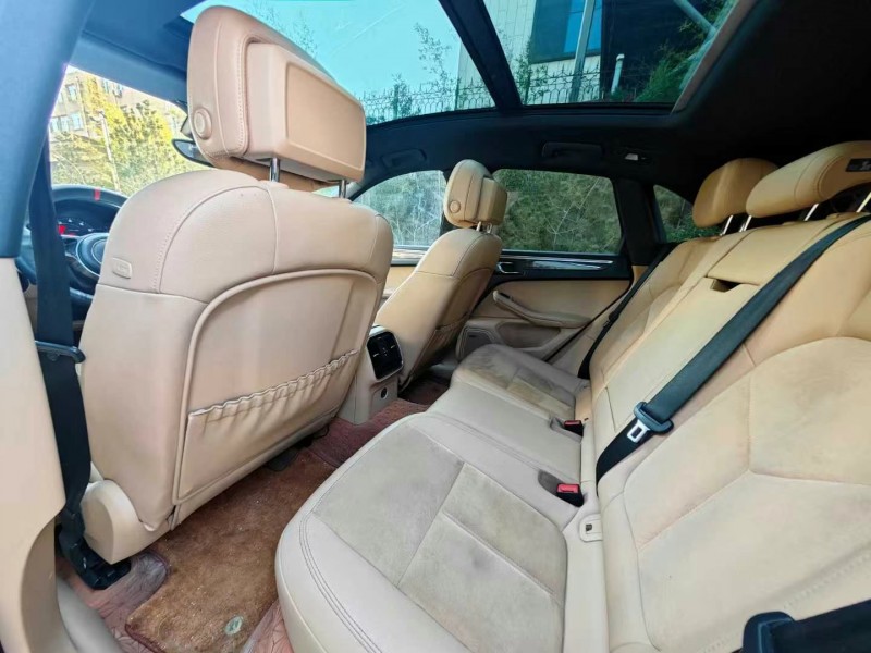 济宁17年保时捷Macan6