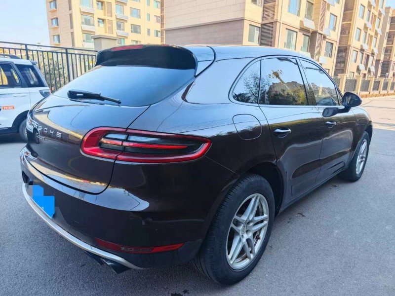 济宁17年保时捷Macan7