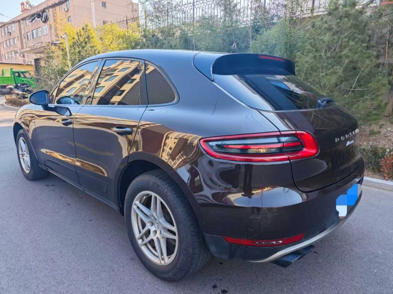 济宁17年保时捷Macan8