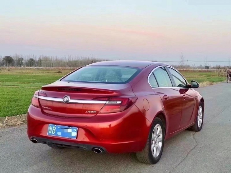 济宁16年别克君威8