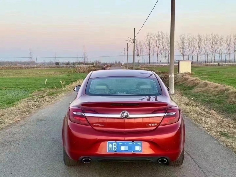 济宁16年别克君威9