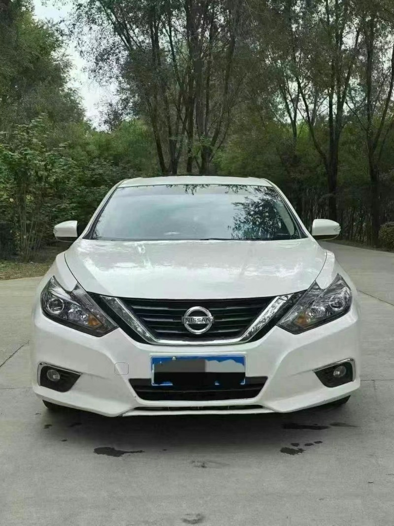晉城17年日產天籟1