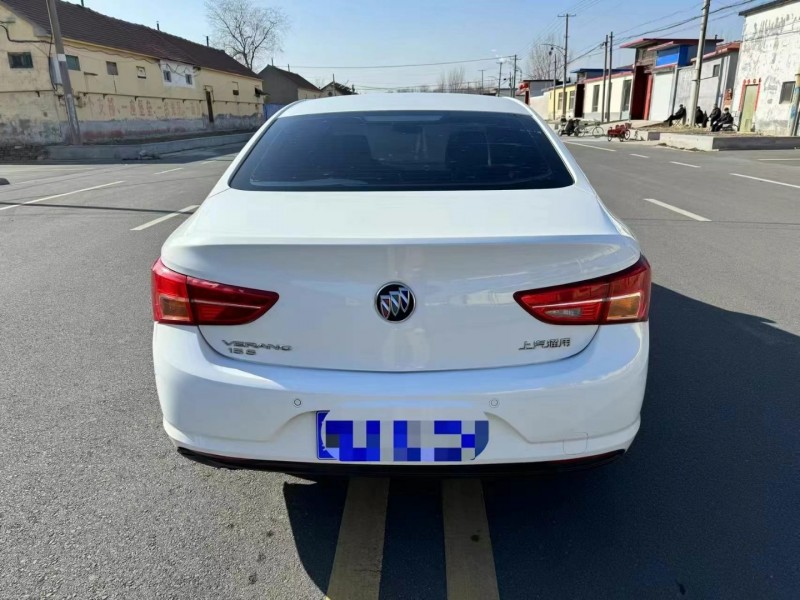 济宁17年别克威朗9