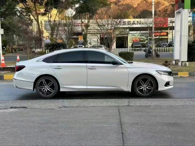 广州22年本田雅阁8