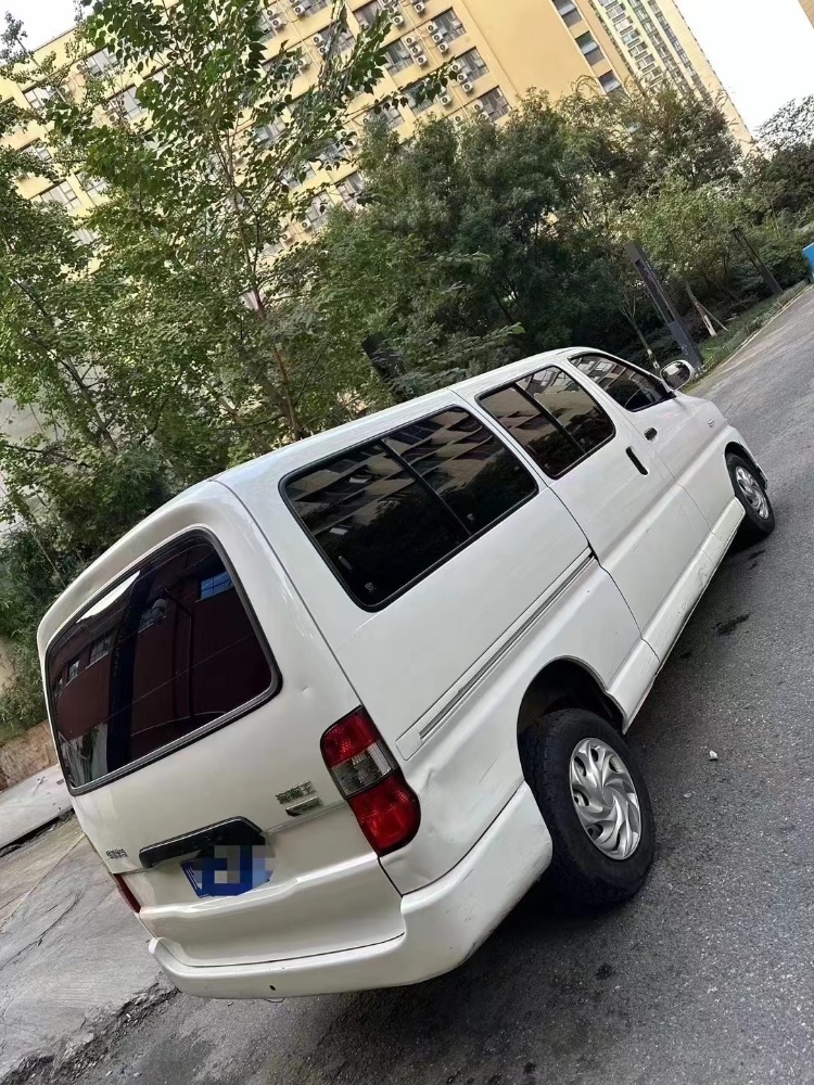 成都21年華晨海獅8