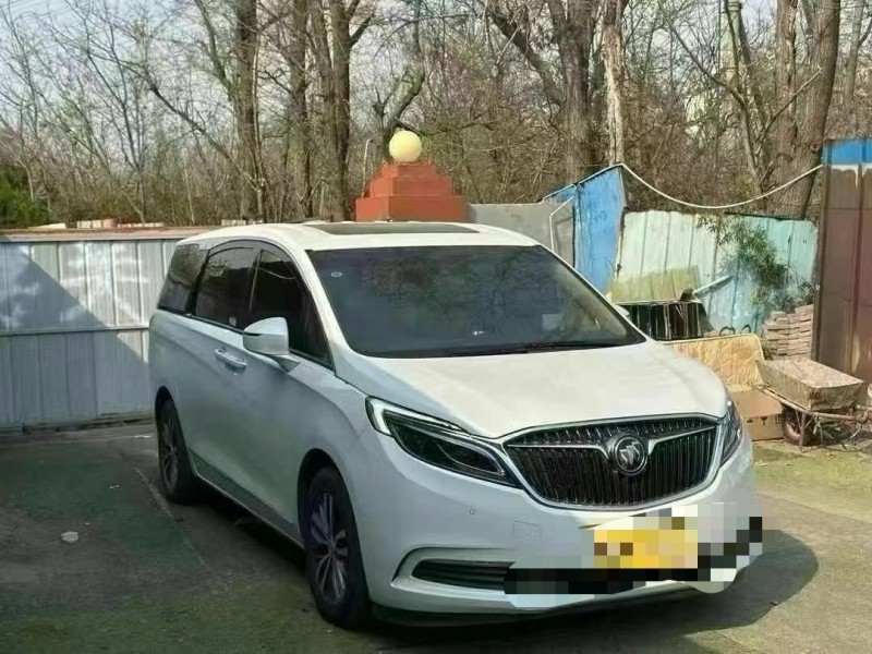 青岛21年别克GL82