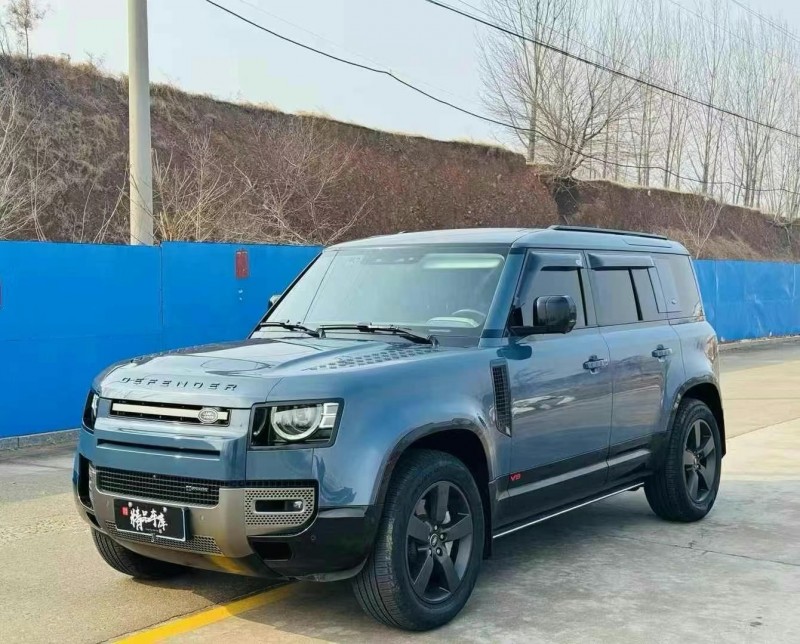 枣庄21年路虎卫士2