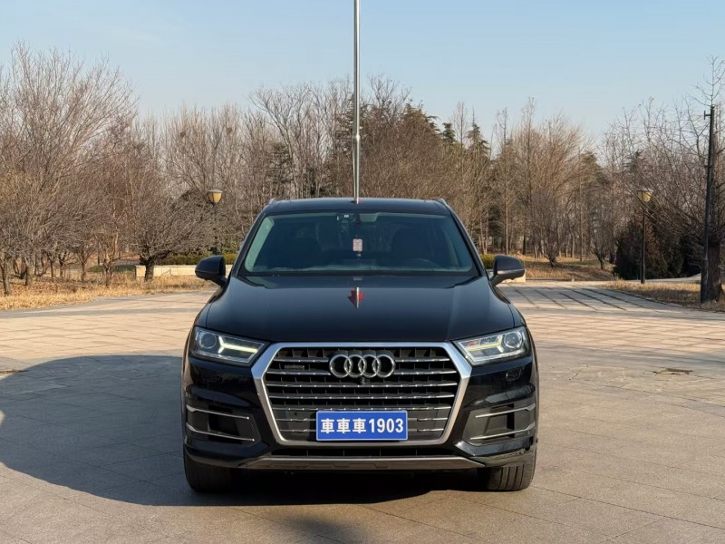 青岛18年奥迪Q71