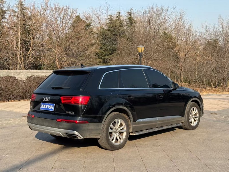 青岛18年奥迪Q75