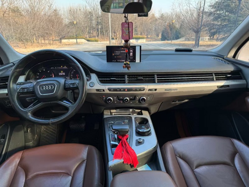 青岛18年奥迪Q76