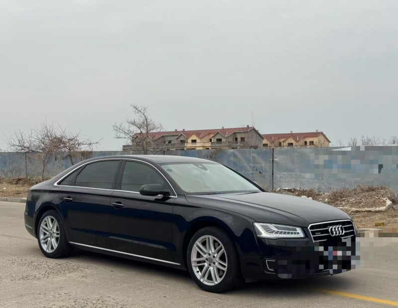 青岛17年奥迪A8L3