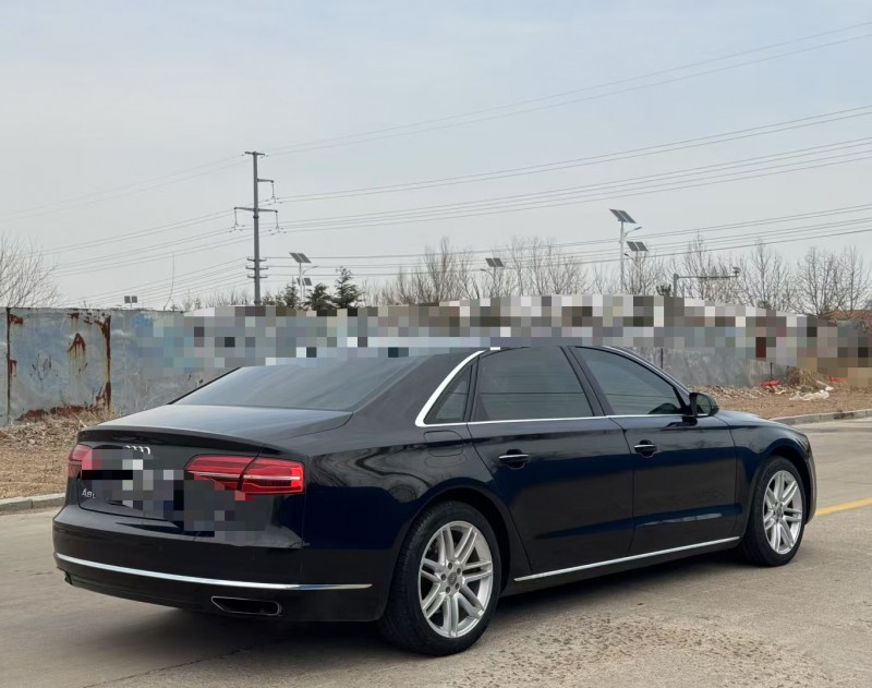 青岛17年奥迪A8L7