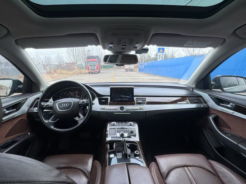 青岛17年奥迪A8L9