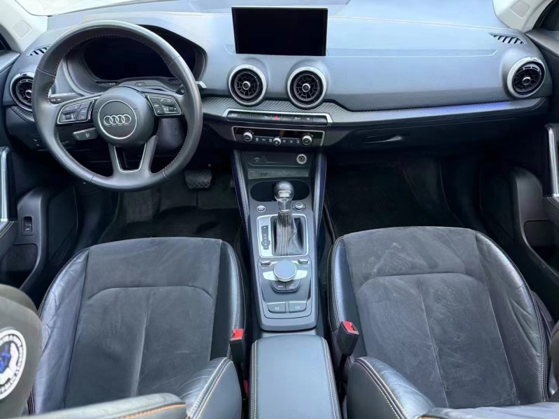 济宁22年奥迪Q24