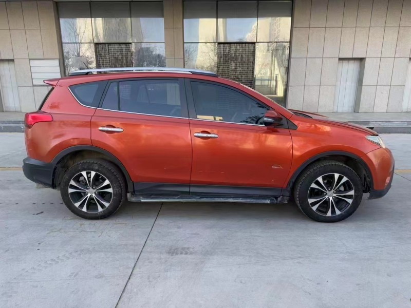 济宁14年丰田RAV47