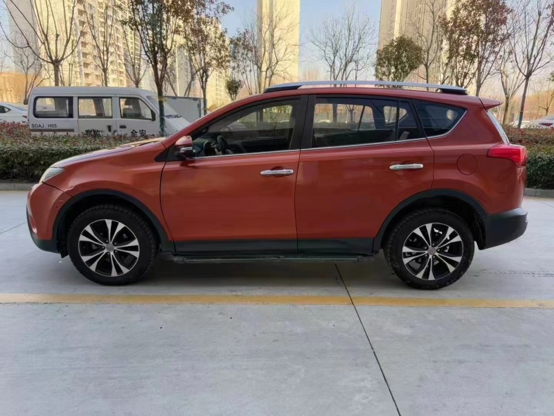 济宁14年丰田RAV48