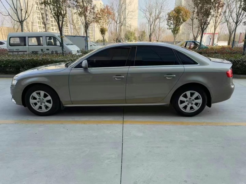 济宁12年奥迪A4L8