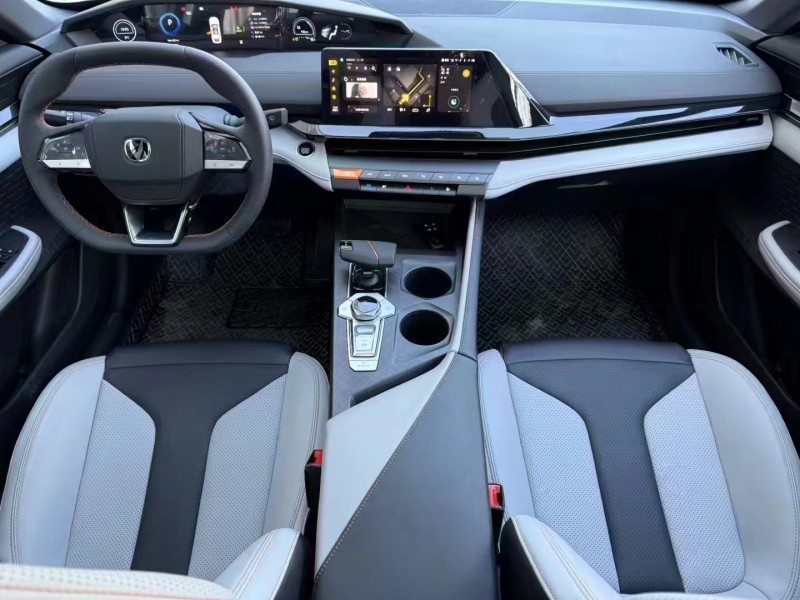 濟寧25年長安汽車UNI6