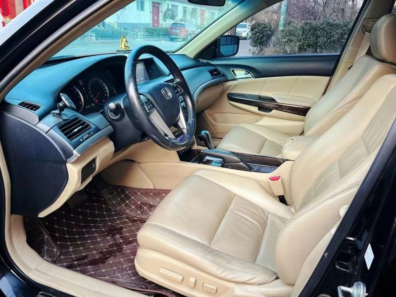 青岛10年本田雅阁5