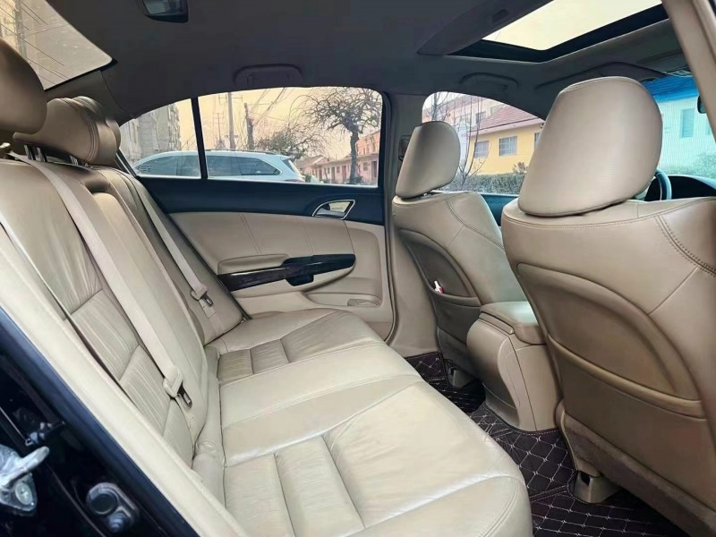 青岛10年本田雅阁6